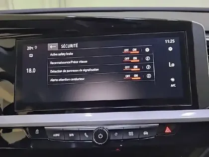 Photo 21 Opel Grandland  Hybrid 225 ch BVA8