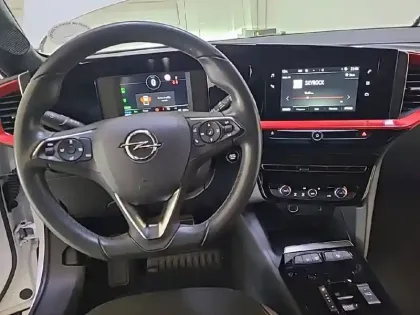 Photo 7 Opel Mokka  Electrique 136 ch & Batterie 50 kWh