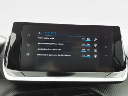 Photo 59 Peugeot 208  PureTech 75 S&S BVM5