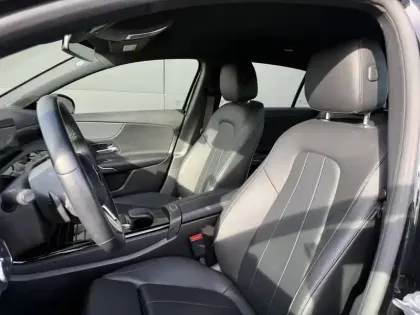 Photo 37 Mercedes Classe A  180 d 8G-DCT