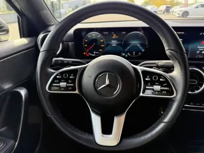 Photo 31 Mercedes Classe A  180 d 8G-DCT