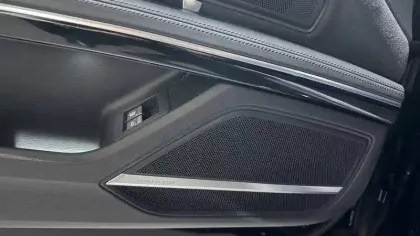 Photo 56 Audi A8  60 TFSIe 462 ch Tiptronic 8 Quattro