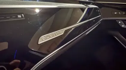 Photo 62 Audi A8  60 TFSIe 462 ch Tiptronic 8 Quattro