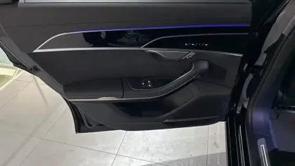 Photo 80 Audi A8  60 TFSIe 462 ch Tiptronic 8 Quattro