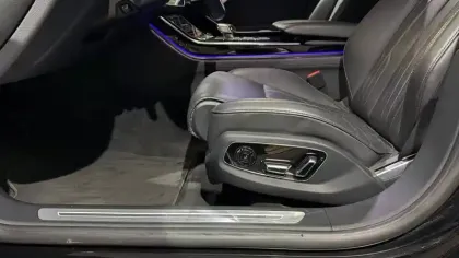 Photo 54 Audi A8  60 TFSIe 462 ch Tiptronic 8 Quattro