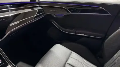 Photo 61 Audi A8  60 TFSIe 462 ch Tiptronic 8 Quattro