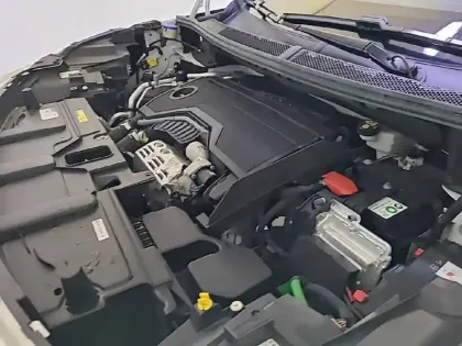 Photo 14 Peugeot 3008  Hybrid 136 e-DCS6