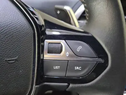 Photo 29 Peugeot 3008  Hybrid 136 e-DCS6