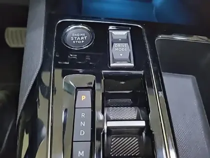 Photo 13 Peugeot 3008  Hybrid 136 e-DCS6