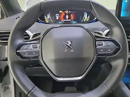 Photo 8 Peugeot 3008  Hybrid 136 e-DCS6