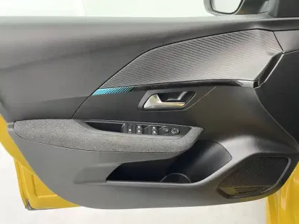 Photo 56 Peugeot 208  PureTech 100 S&S BVM6