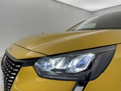 Photo 65 Peugeot 208  PureTech 100 S&S BVM6