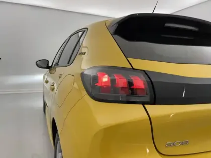 Photo 60 Peugeot 208  PureTech 100 S&S BVM6