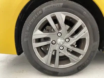 Photo 49 Peugeot 208  PureTech 100 S&S BVM6