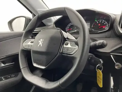 Photo 62 Peugeot 208  PureTech 100 S&S BVM6