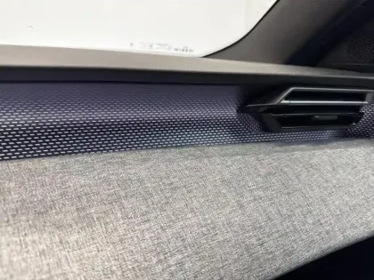 Photo 12 Peugeot 5008  Hybrid 145ch GT e-DCS6