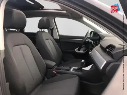 Photo 19 Audi Q3  35 TFSI 150ch Mild Hybrid Design S tronic 7 Touvrant Carplay