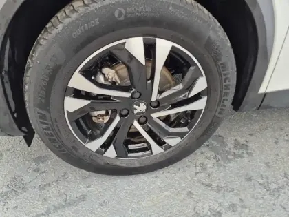 Photo 10 Peugeot 2008  Electrique 136 ch