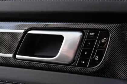 Photo 16 Porsche Panamera  Turbo S V8 4.0 680 PDK