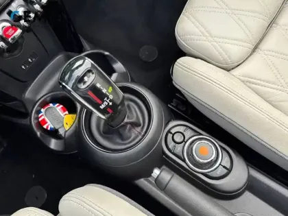 Photo 19 Mini Mini Cabriolet John Cooper Works 231 ch BVA8