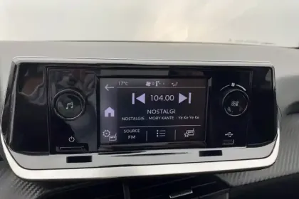 Photo 46 Peugeot 208  PureTech 75 S&S BVM5