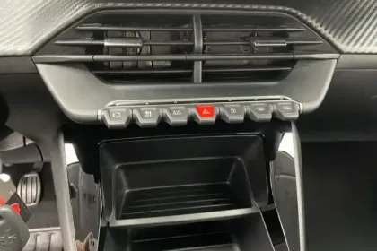 Photo 47 Peugeot 208  PureTech 75 S&S BVM5