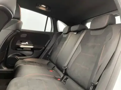 Photo 38 Mercedes GLA  250 e 8G-DCT