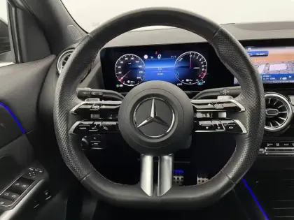 Photo 45 Mercedes GLA  250 e 8G-DCT