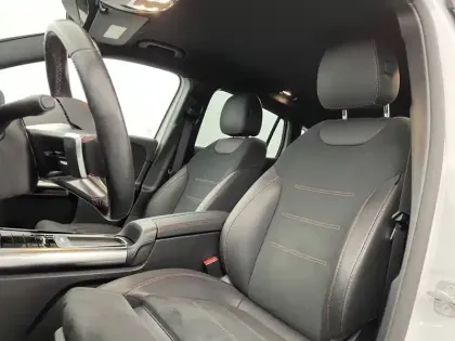 Photo 37 Mercedes GLA  250 e 8G-DCT