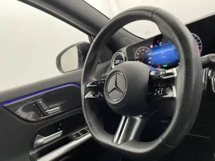 Photo 46 Mercedes GLA  250 e 8G-DCT