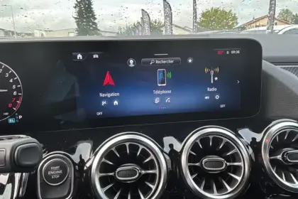 Photo 15 Mercedes GLA  250 e 8G-DCT