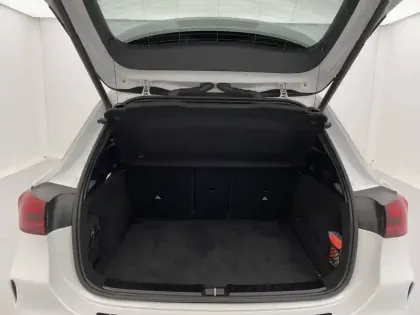 Photo 36 Mercedes GLA  250 e 8G-DCT