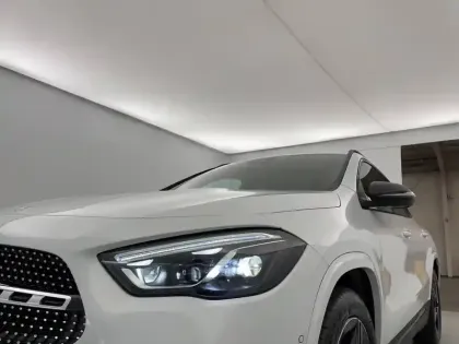 Photo 52 Mercedes GLA  250 e 8G-DCT