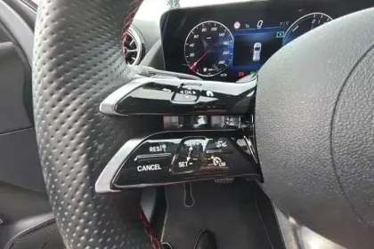 Photo 17 Mercedes GLA  250 e 8G-DCT