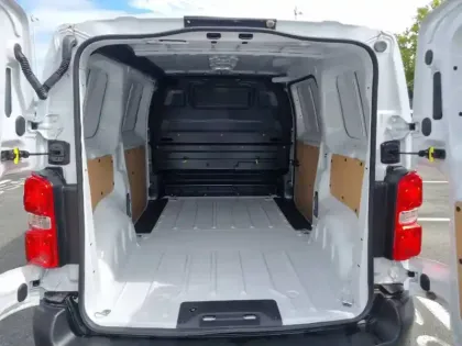 Photo 84 Peugeot Expert  FGN M BLUEHDI 145 BVM6