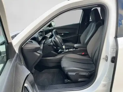 Photo 10 Peugeot 2008  BlueHDi 130 S&S EAT8