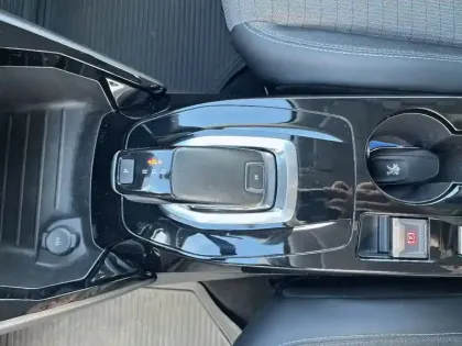 Photo 13 Peugeot 2008  BlueHDi 130 S&S EAT8