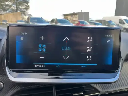 Photo 19 Peugeot 2008  BlueHDi 130 S&S EAT8