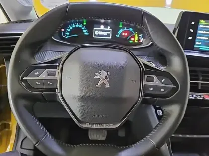 Photo 28 Peugeot 208  Electrique 50 kWh 136ch