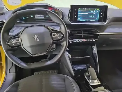 Photo 27 Peugeot 208  Electrique 50 kWh 136ch