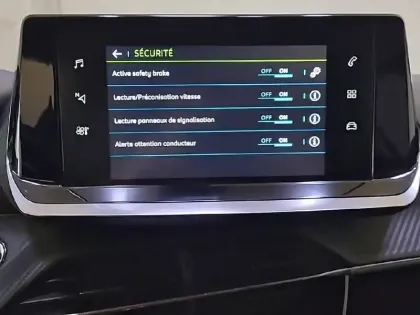 Photo 41 Peugeot 208  Electrique 50 kWh 136ch