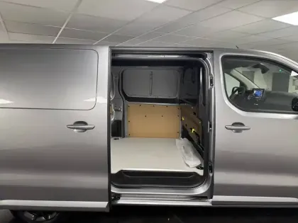 Photo 32 Opel Vivaro -E FGN TAILLE M ELECTRIQUE 100 KW BATTERIE 75 KWH