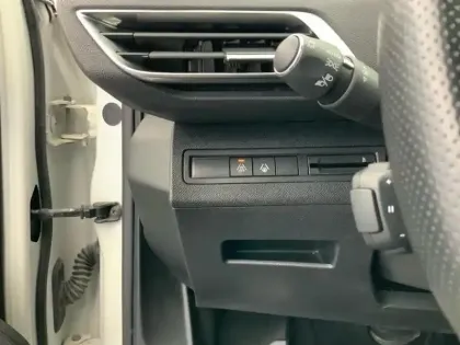 Photo 16 Peugeot 5008  PureTech 130ch S&S EAT8 GT