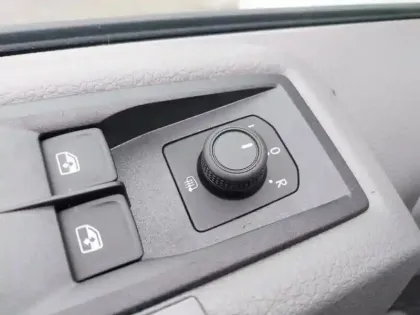 Photo 10 Volkswagen Crafter  Fg 35 L3H3 2.0 TDI 163ch Business Propulsion RS