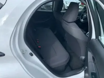 Photo 6 Toyota Yaris  116h Dynamic 5p MY22