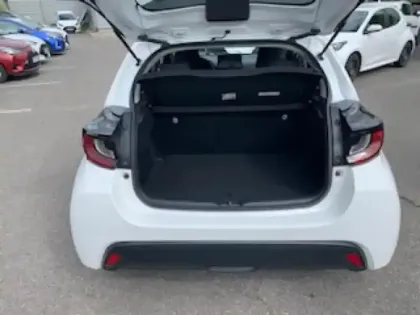 Photo 5 Toyota Yaris  116h Dynamic 5p MY22