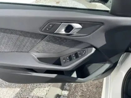 Photo 5 BMW Serie 1 Série 1 120dA 163ch M Sport Design DKG7