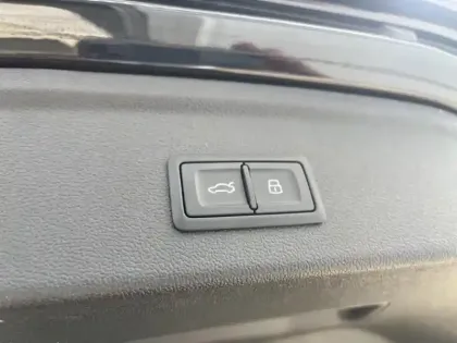 Photo 18 Audi A3  Sportback 45 TFSI e 245ch Competition S tronic 6