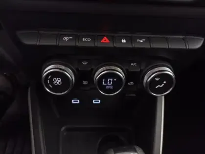 Photo 15 Dacia Duster TCe 150 FAP 4x2 EDC Prestige