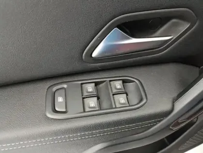 Photo 20 Dacia Duster TCe 150 FAP 4x2 EDC Prestige